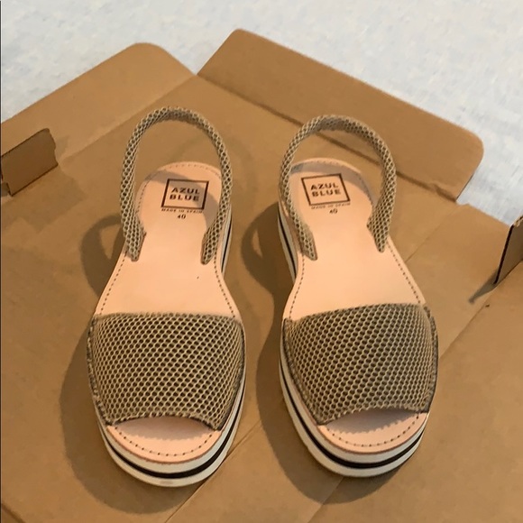 Sandals - Picture 3 of 3